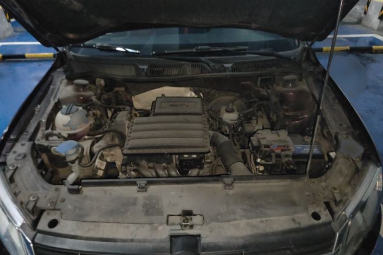 Used Volkswagen Lavida 2013 Restyled Classic 1.6L Manual Comfort Edition Engine Bay