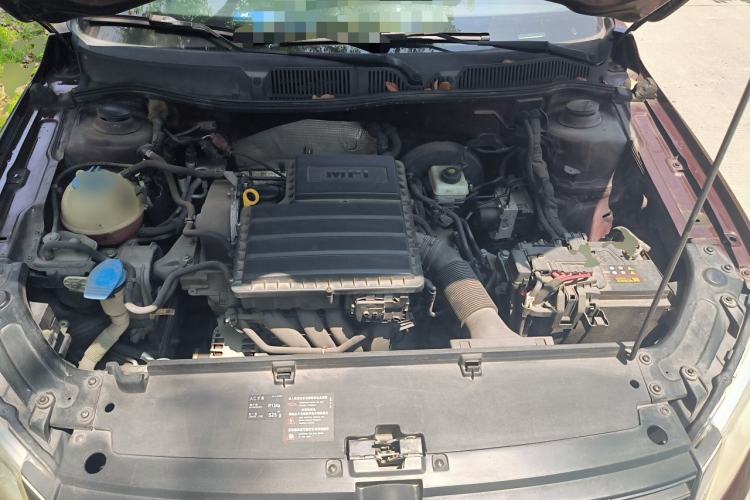 Used Volkswagen Lavida 2013 1.6L Automatic Comfort Edition Engine Bay