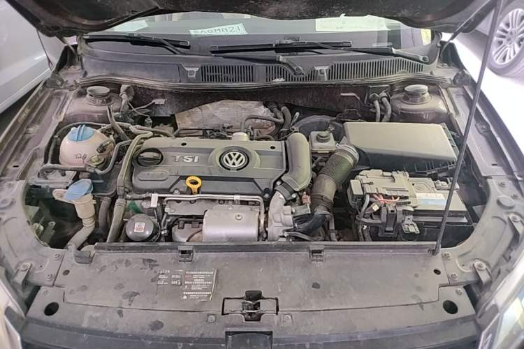 Used Volkswagen Lavida 2013 1.4 TSI Manual Luxury Edition Engine Bay