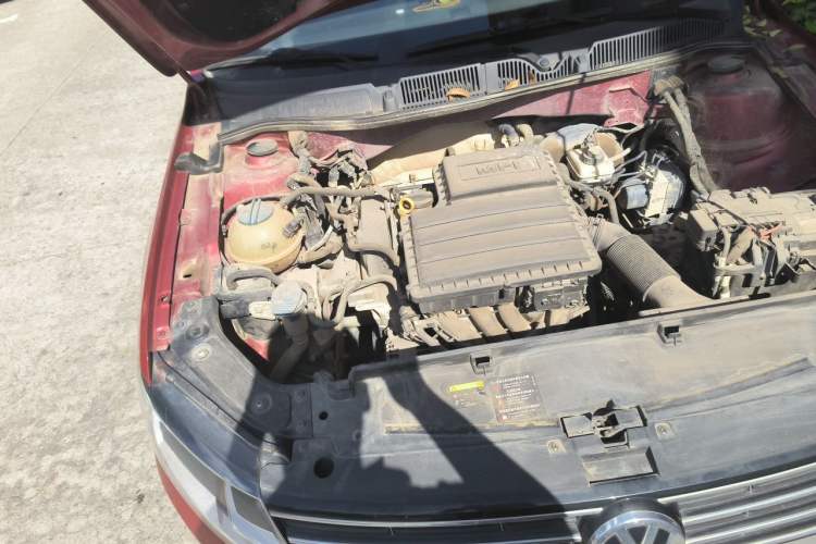 Used Volkswagen Lavida 2013 Revised Classic 1.6L Manual Fashion Edition Engine Bay Right