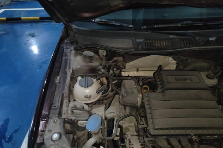 Used Volkswagen Lavida 2013 Restyled Classic 1.6L Manual Comfort Edition Engine Bay Right