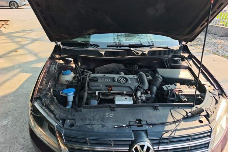 Used Volkswagen Lavida 2013 1.4TSI DSG Luxury Edition Engine Bay Right