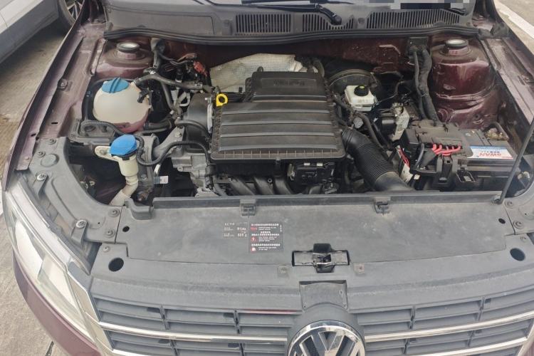 Used Volkswagen Lavida 2013 Revised Classic 1.6L Automatic Fashion Edition Engine Bay