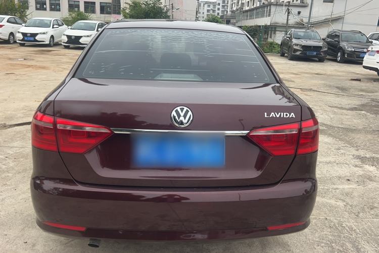 Used Volkswagen Lavida 2013 Revised Classic 1.6L Automatic Fashion Edition Exterior 4