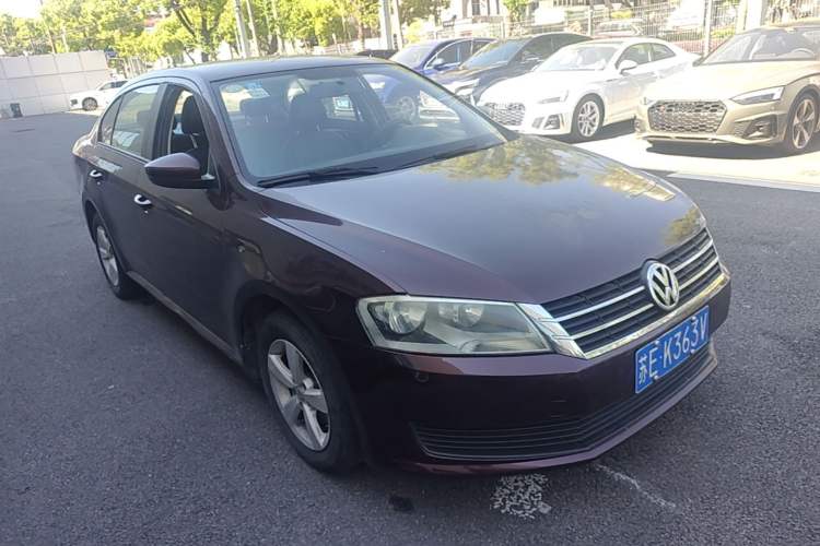 Used Volkswagen Lavida 2013 Revised Classic 1.6L Manual Fashion Edition Front Right 45 Deg