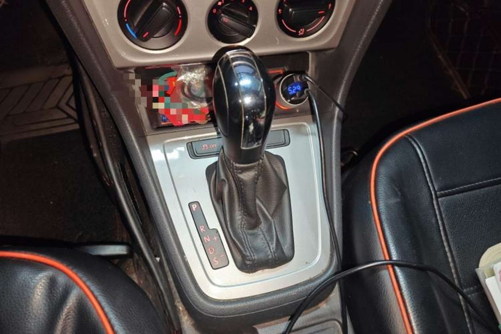 Used Volkswagen Lavida 2013 Revised Classic 1.6L Automatic Fashion Edition Gear Lever