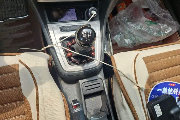 Used Volkswagen Lavida 2013 Revised Classic 1.6L Manual Fashion Edition Gear Lever