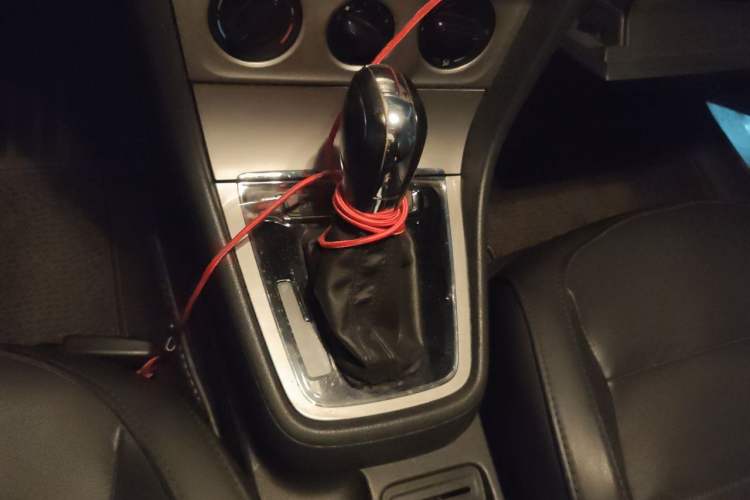 Used Volkswagen Lavida 2013 Restyled Classic 1.6L Automatic Comfort Edition Gear Lever