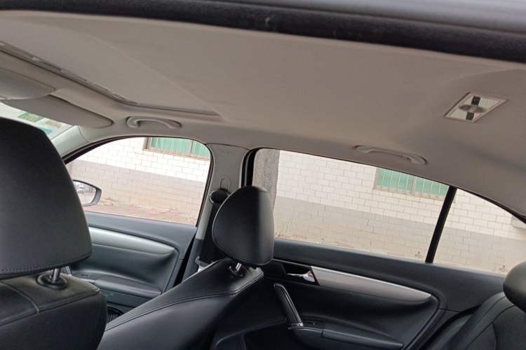 Used Volkswagen Lavida 2013 Restyled Classic 1.6L Automatic Comfort Edition Headliner