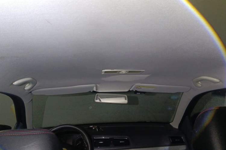 Used Volkswagen Lavida 2013 Revised Classic 1.6L Manual Fashion Edition Headliner