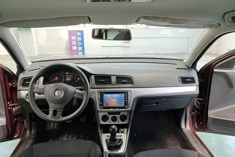 Used Volkswagen Lavida 2013 Revised Classic 1.6L Manual Fashion Edition Headliner