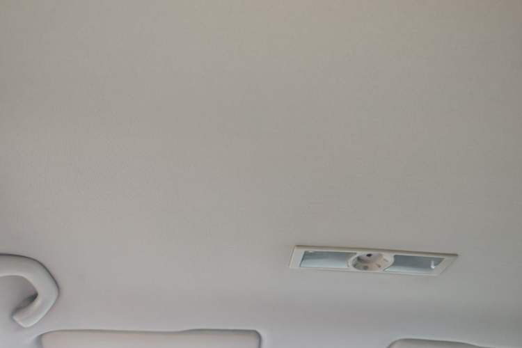 Used Volkswagen Lavida 2013 Revised Classic 1.6L Automatic Fashion Edition Headliner
