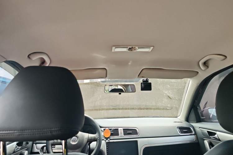 Used Volkswagen Lavida 2013 Revised Classic 1.6L Automatic Fashion Edition Headliner