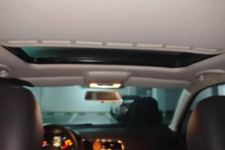 Used Volkswagen Lavida 2013 Restyled Classic 1.6L Automatic Comfort Edition Headliner