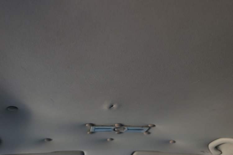 Used Volkswagen Lavida 2013 Revised Classic 1.6L Manual Fashion Edition Headliner