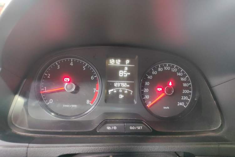 Used Volkswagen Lavida 2013 Revised Classic 1.6L Automatic Fashion Edition Instrument Cluster