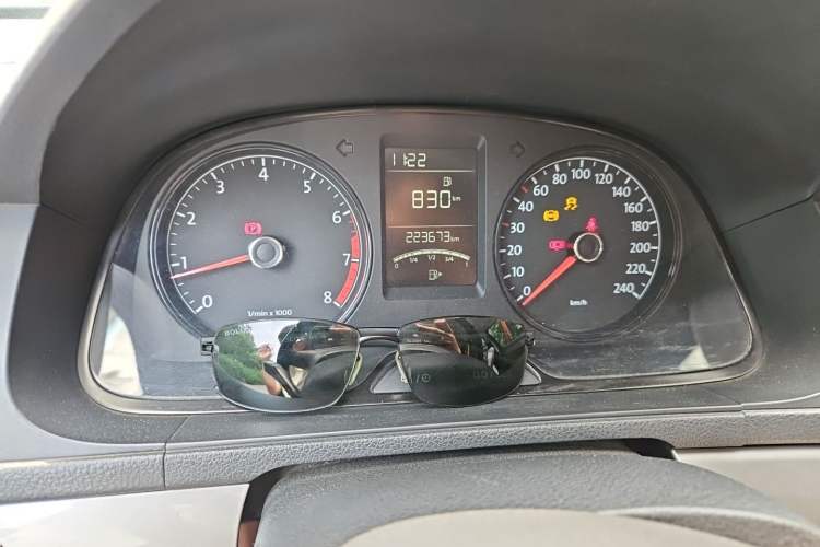 Used Volkswagen Lavida 2013 Revised Classic 1.6L Manual Fashion Edition Instrument Cluster
