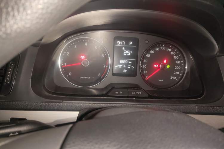 Used Volkswagen Lavida 2013 Restyled Classic 1.6L Automatic Comfort Edition Instrument Cluster
