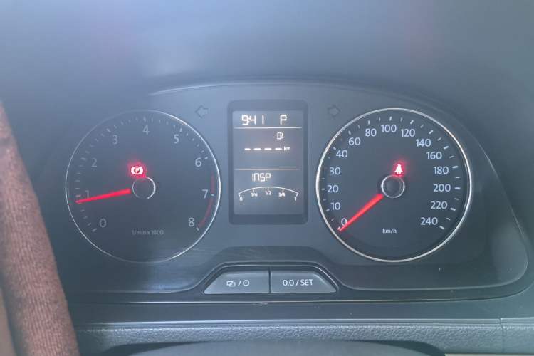Used Volkswagen Lavida 2013 1.6L Automatic Comfort Edition Instrument Cluster