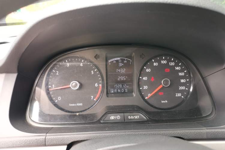 Used Volkswagen Lavida 2013 1.6L Automatic Fashion Edition Instrument Cluster