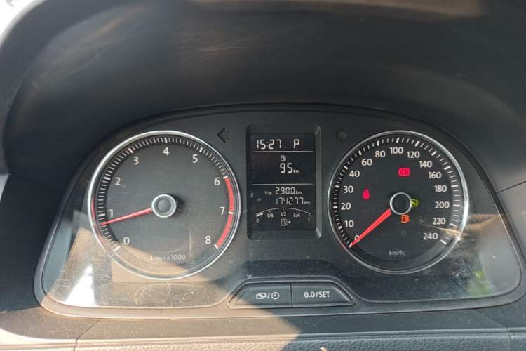 Used Volkswagen Lavida 2013 1.4TSI DSG Luxury Edition Instrument Cluster