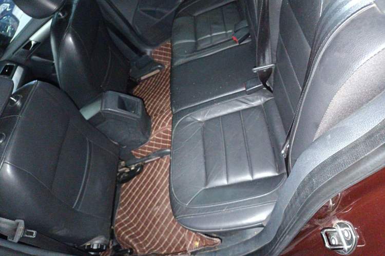 Used Volkswagen Lavida 2013 Restyled Classic 1.6L Automatic Comfort Edition Interior 1