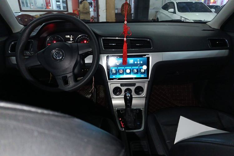 Used Volkswagen Lavida 2013 Restyled Classic 1.6L Automatic Comfort Edition Interior 3