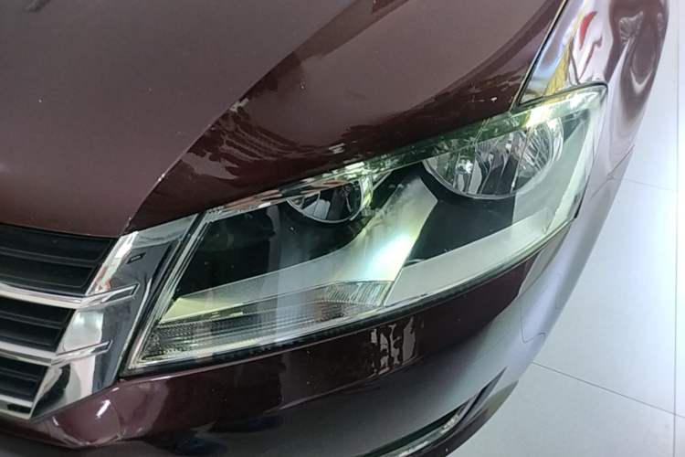 Used Volkswagen Lavida 2013 1.4 TSI Manual Luxury Edition Left Front Headlight