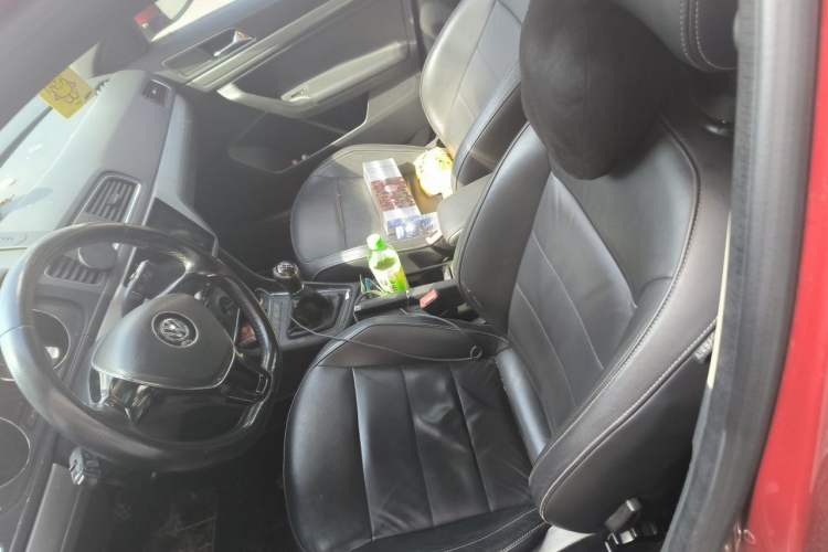 Used Volkswagen Lavida 2013 Revised Classic 1.6L Manual Fashion Edition Left Front Seat