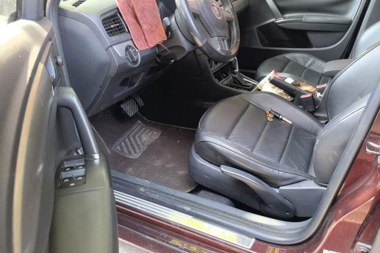 Used Volkswagen Lavida 2013 1.6L Automatic Comfort Edition Left Front Seat