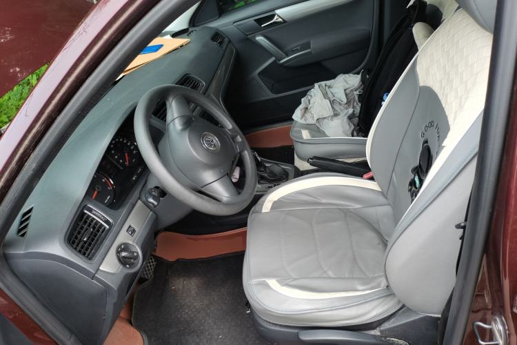 Used Volkswagen Lavida 2013 1.6L Automatic Fashion Edition Left Front Seat