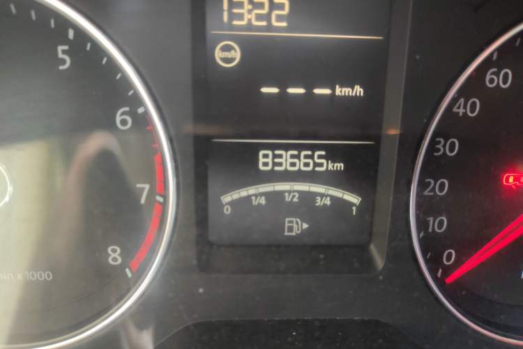 Used Volkswagen Lavida 2013 Revised Version 1.4 TSI Manual Comfort Edition Odometer Close Up