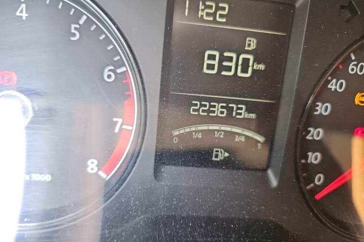 Used Volkswagen Lavida 2013 Revised Classic 1.6L Manual Fashion Edition Odometer Close Up