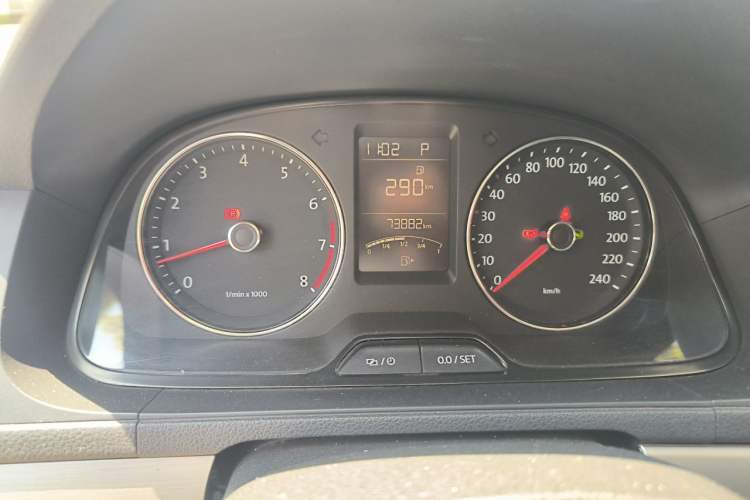 Used Volkswagen Lavida 2013 1.6L Automatic Comfort Edition Odometer Close Up
