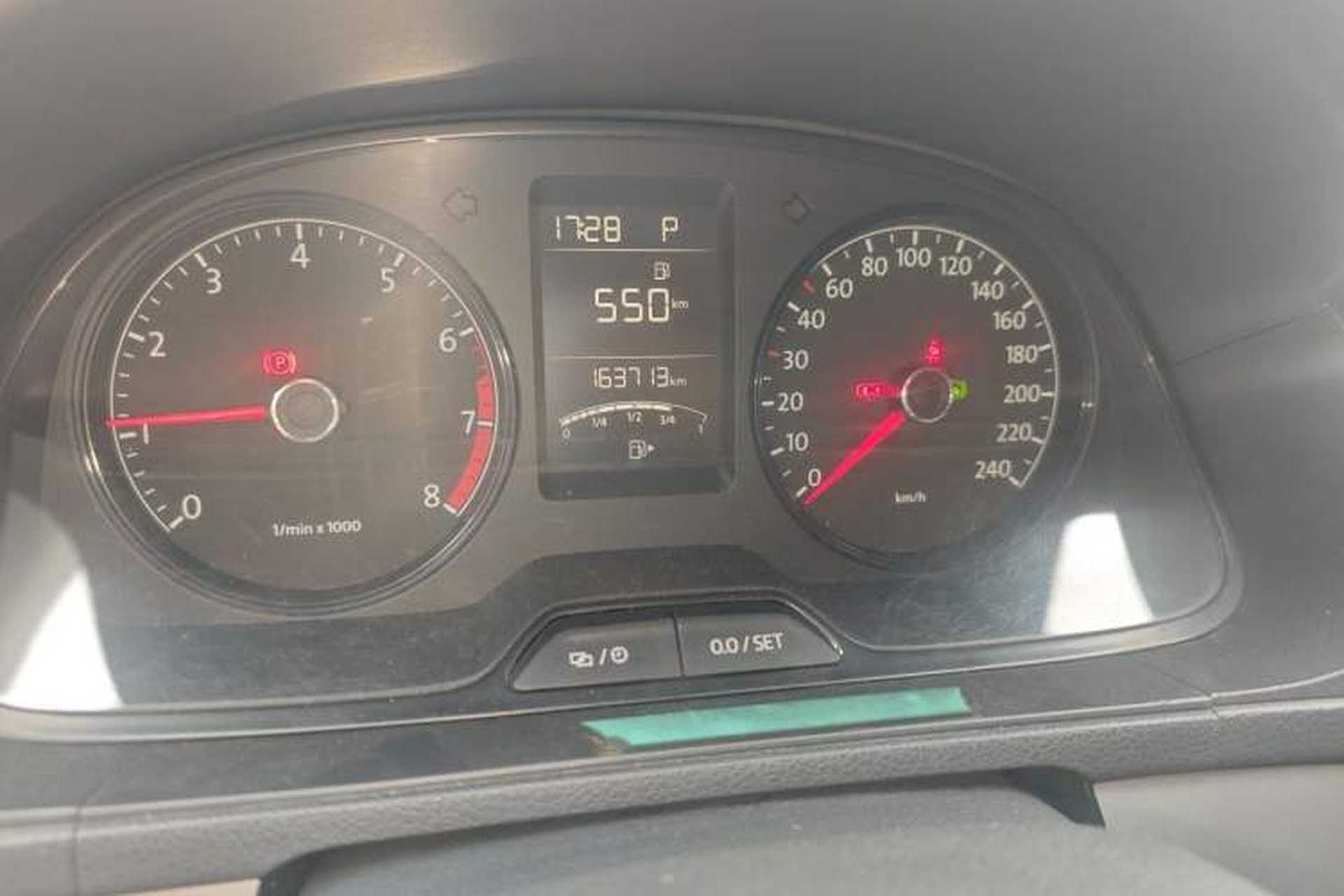 Used Volkswagen Lavida 2013 Revised Classic 1.6L Automatic Fashion Edition Odometer Close Up