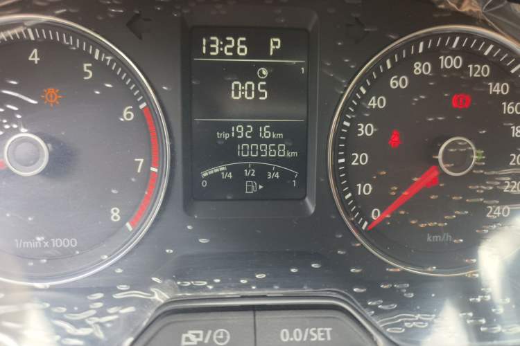 Used Volkswagen Lavida 2013 1.4TSI DSG Comfort Edition Odometer Close Up