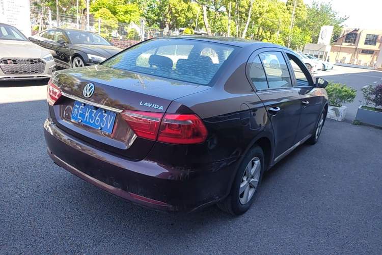 Used Volkswagen Lavida 2013 Revised Classic 1.6L Manual Fashion Edition Rear Right 45 Deg