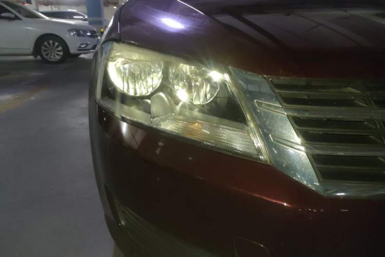 Used Volkswagen Lavida 2013 Revised Classic 1.6L Automatic Fashion Edition Right Front Headlight
