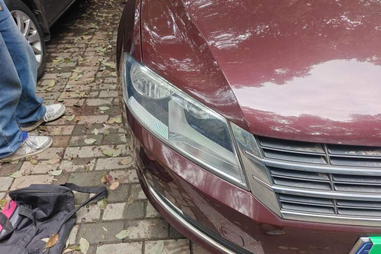 Used Volkswagen Lavida 2013 Restyled Classic 1.6L Manual Comfort Edition Right Front Headlight