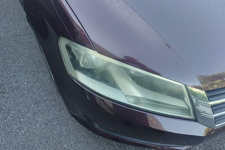 Used Volkswagen Lavida 2013 Revised Classic 1.6L Manual Fashion Edition Right Front Headlight