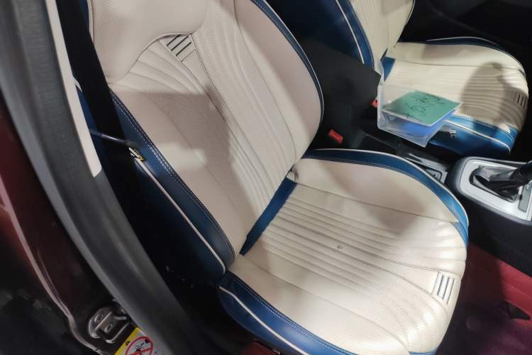 Used Volkswagen Lavida 2013 Revised Classic 1.6L Automatic Fashion Edition Right Front Seat