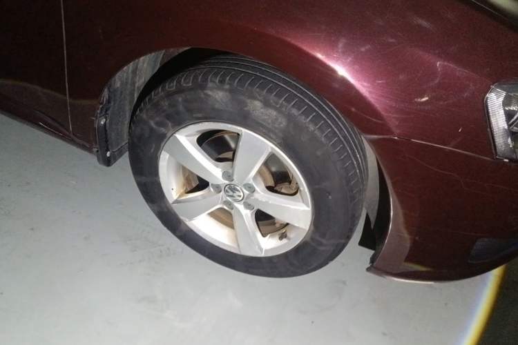 Used Volkswagen Lavida 2013 Revised Classic 1.6L Manual Fashion Edition Right Front Wheel Hub