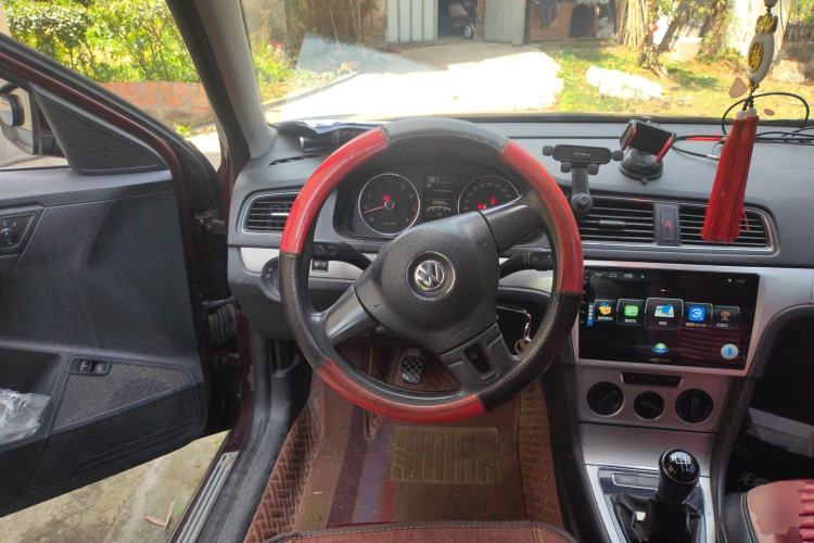 Used Volkswagen Lavida 2013 Revised Version 1.4 TSI Manual Comfort Edition Steering Wheel