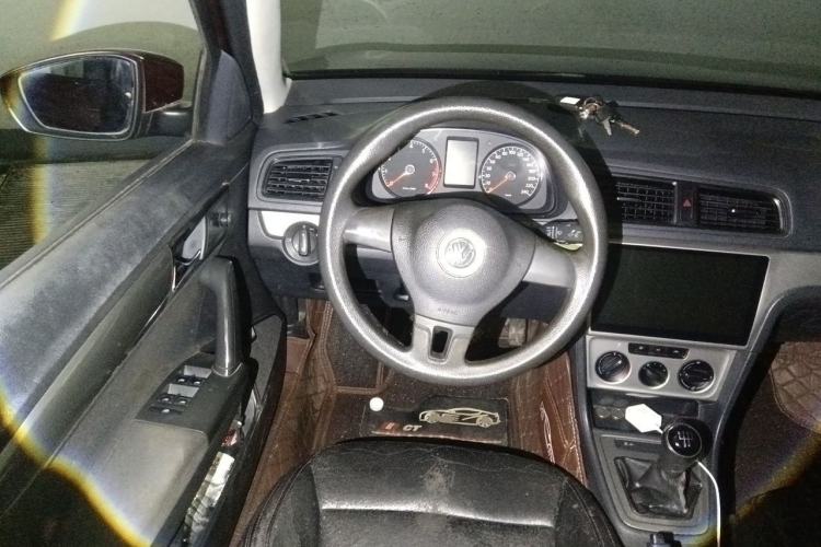 Used Volkswagen Lavida 2013 Revised Classic 1.6L Manual Fashion Edition Steering Wheel
