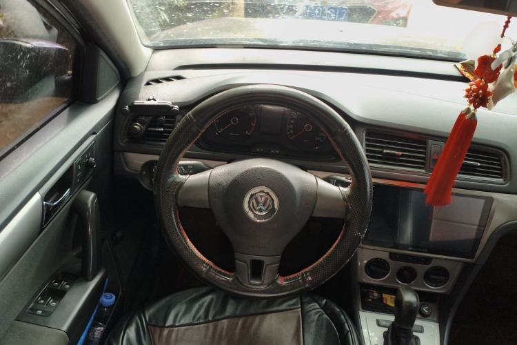 Used Volkswagen Lavida 2013 Revised Classic 1.6L Automatic Fashion Edition Steering Wheel