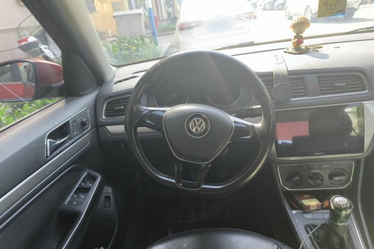 Used Volkswagen Lavida 2013 Revised Classic 1.6L Manual Fashion Edition Steering Wheel