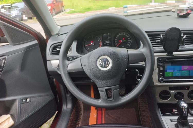 Used Volkswagen Lavida 2013 Revised Classic 1.6L Automatic Fashion Edition Steering Wheel