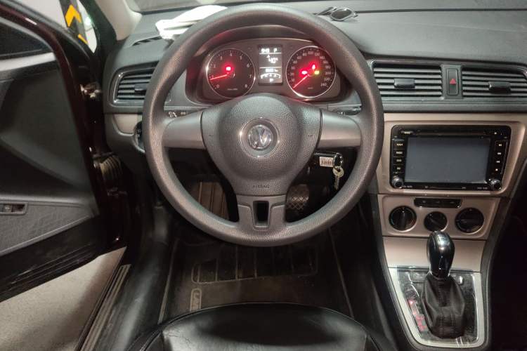 Used Volkswagen Lavida 2013 Restyled Classic 1.6L Automatic Comfort Edition Steering Wheel