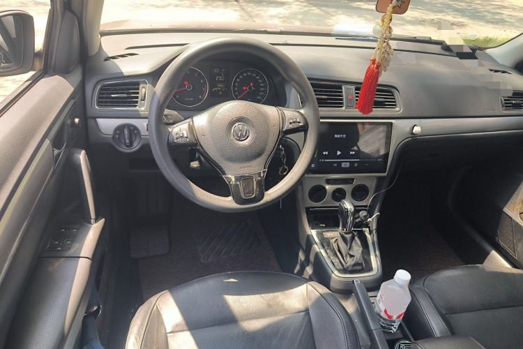 Used Volkswagen Lavida 2013 1.6L Automatic Comfort Edition Steering Wheel