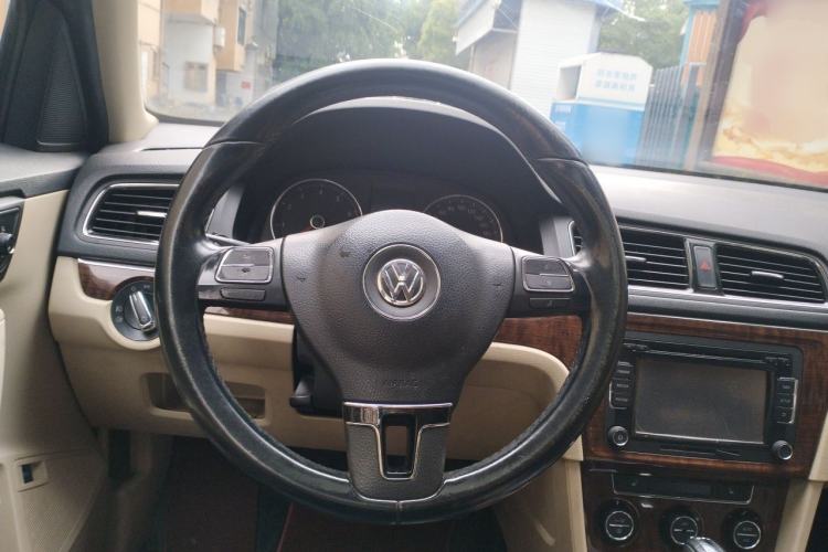 Used Volkswagen Lavida 2013 1.4 TSI DSG Luxury Navigation Edition Steering Wheel